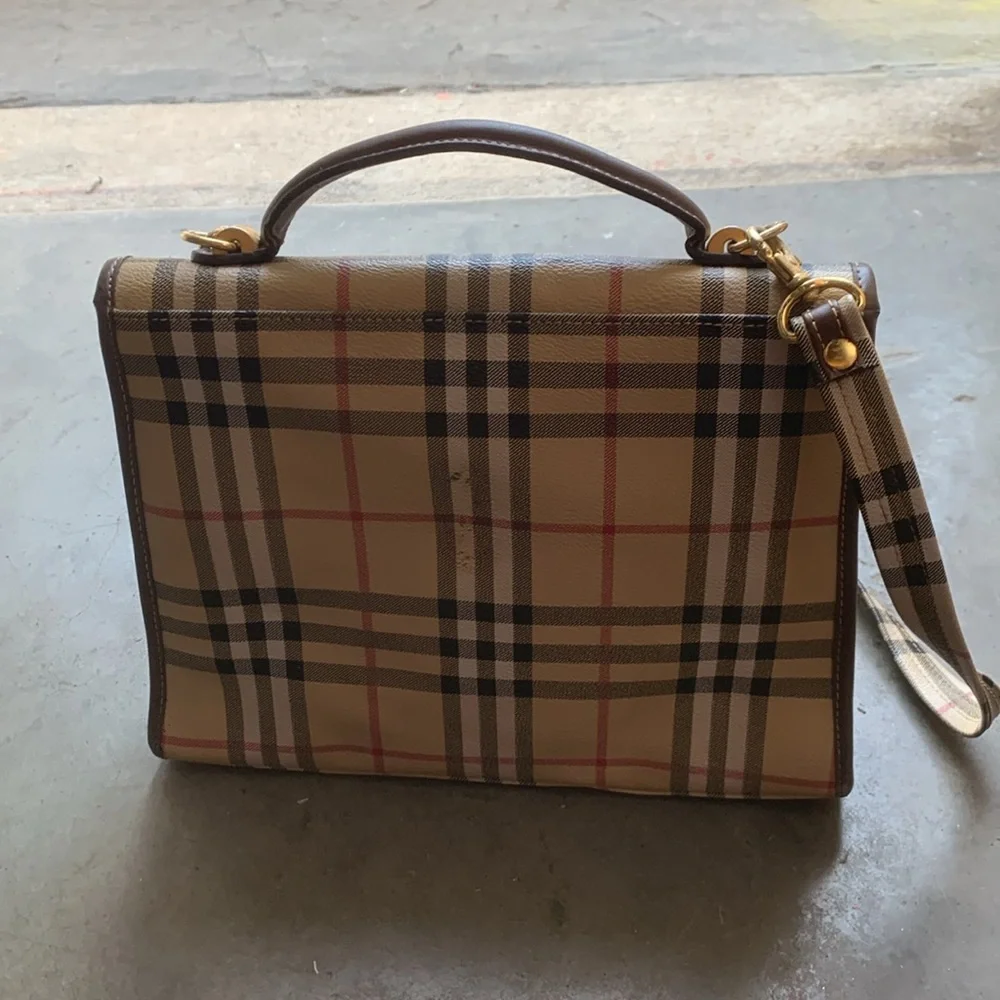 Valentino - Picture 3 of 6